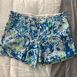 Lilly Pulitzer Blue and White Patterned Women Shorts